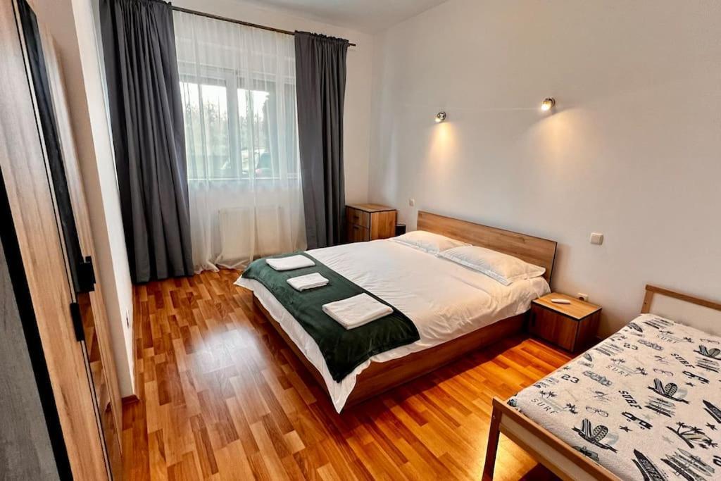 Otopeni Airport Apartment With Private Garden Exteriör bild