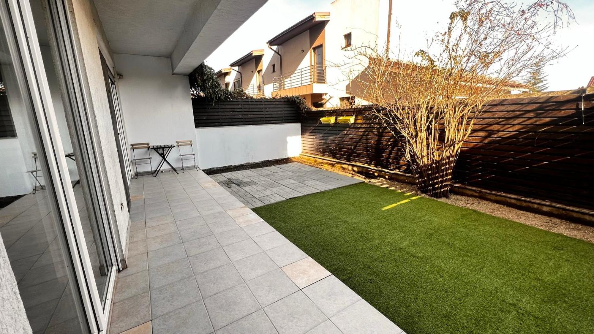 Otopeni Airport Apartment With Private Garden Exteriör bild